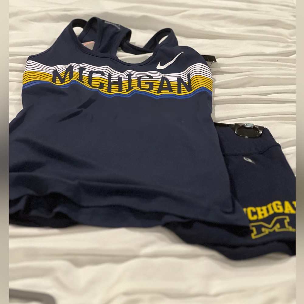 U of M team short set